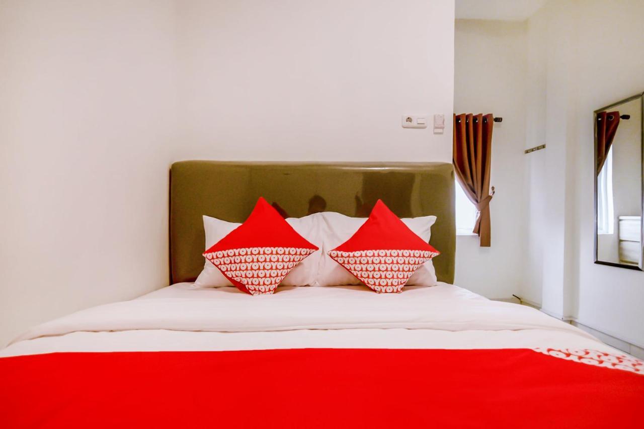 Oyo 183 The Pipe House Hotel Palembang Exterior foto