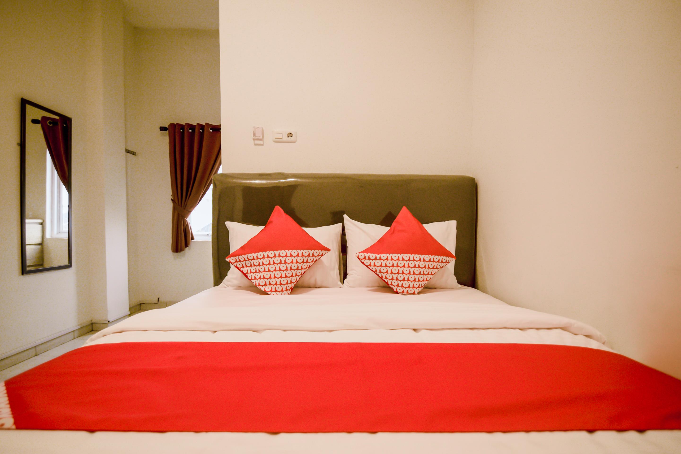 Oyo 183 The Pipe House Hotel Palembang Exterior foto