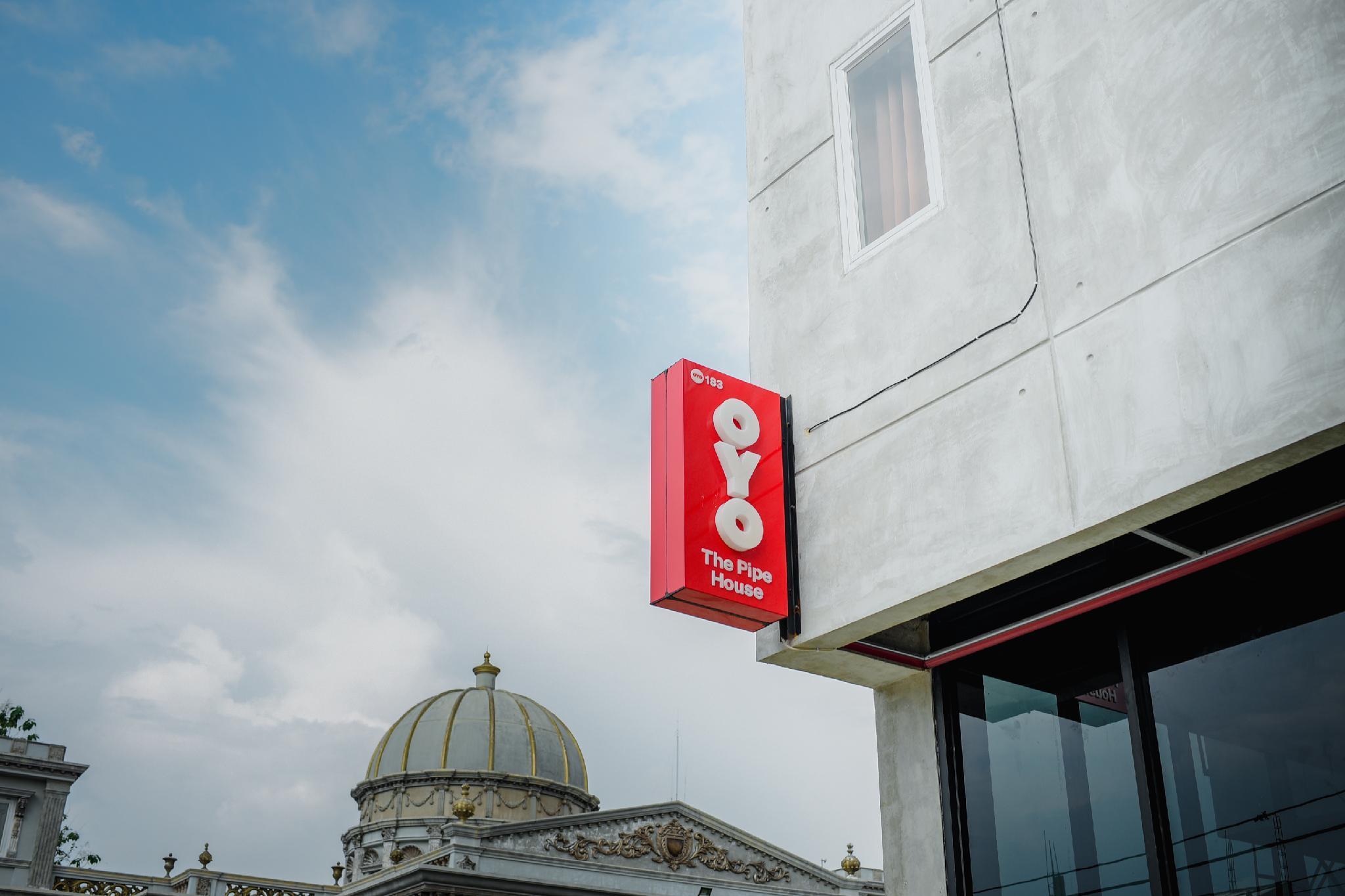 Oyo 183 The Pipe House Hotel Palembang Exterior foto